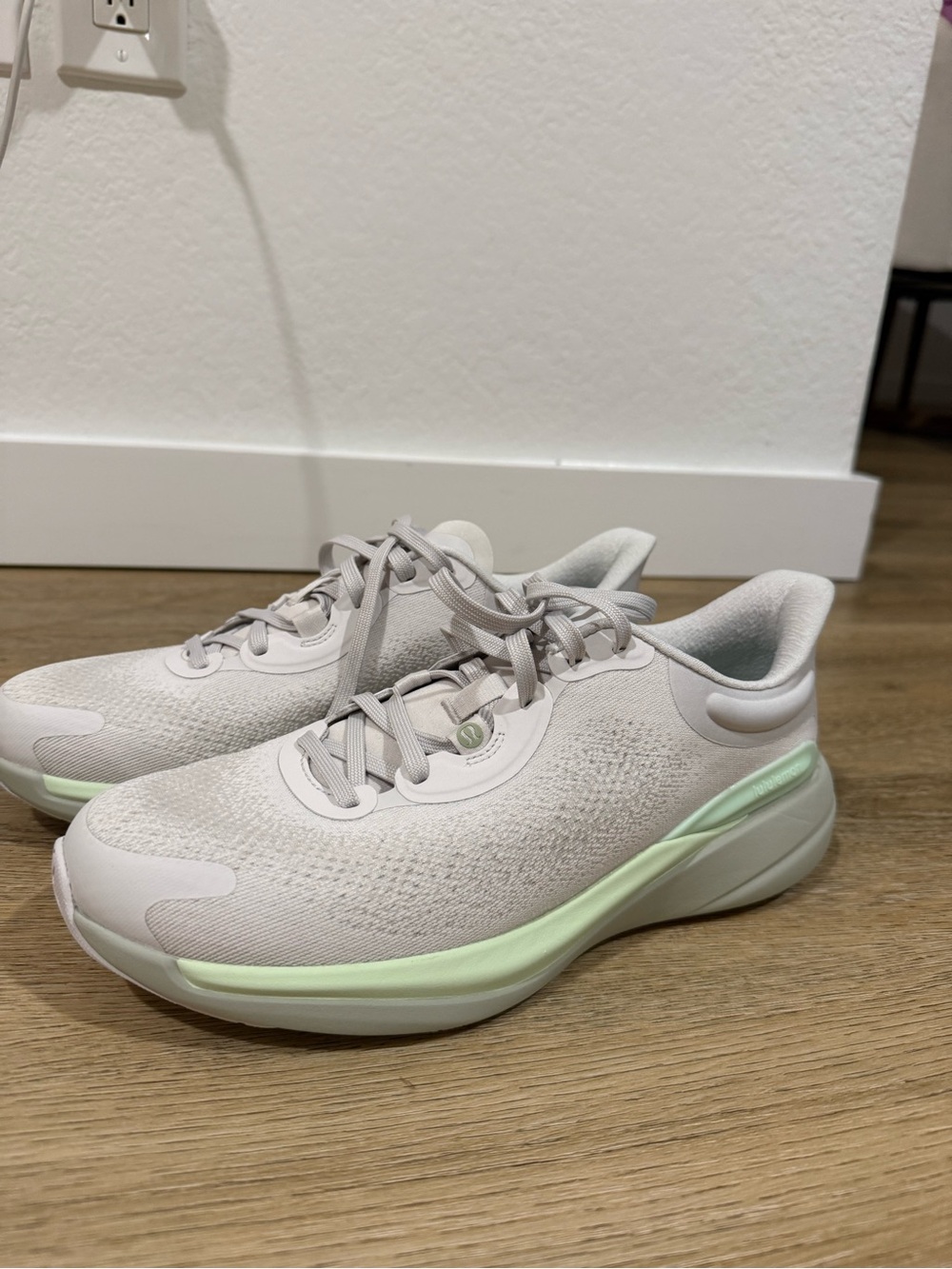 Lululemon Women's running shoes- brand new
